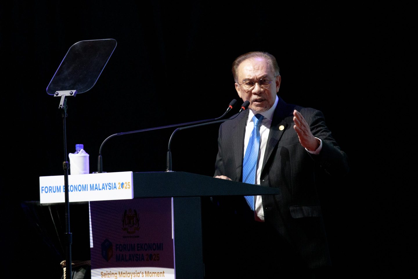 Anwar Ibrahim, Malaysia's prime minister, speaks during the Malaysia Economic Forum 2025 in Kuala Lumpur on Jan. 9, 2025.